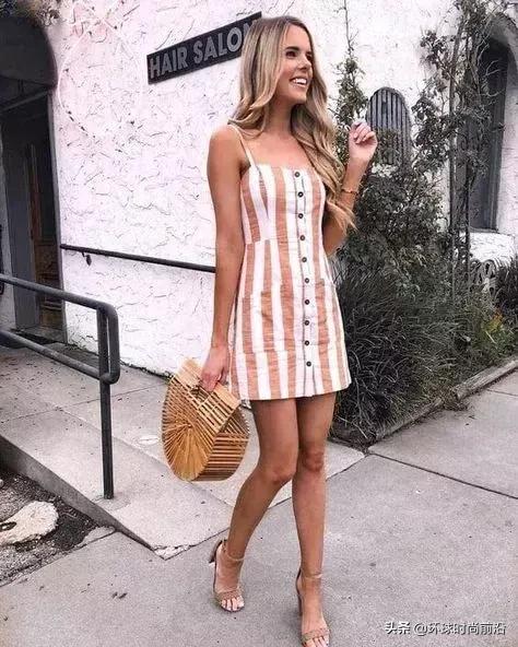 美炸了的吊带裙也挑人，会露才是王者