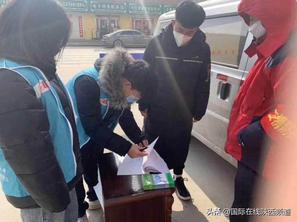 负重前行战疫一线的青年逆行者,青年抗击疫情逆行者出征视频