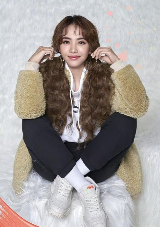 绉嬪啲瀛d笁鍚堜竴瓒呯骇濂界湅闃查淇濇殩,绉嬪啲淇濇殩绌挎惌姣涚粧