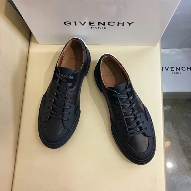 AJ被抖音毁成烂大街！纪梵希“黑骑士”首发一夜而红，标价680