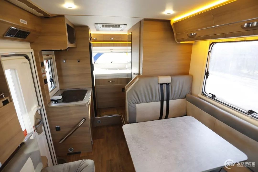 新款依维柯欧胜ad02后拓展房车,手动挡依维柯欧胜拓展房车大全