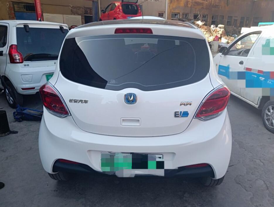 三年的纯电汽车为什么不给续保,汽车3年突然没电了正常吗