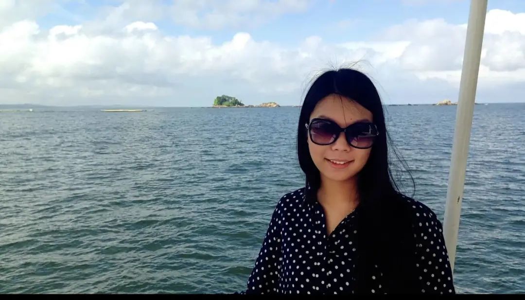 十八岁高中辍学创业的女网红有谁,大学生辞职做百万网红