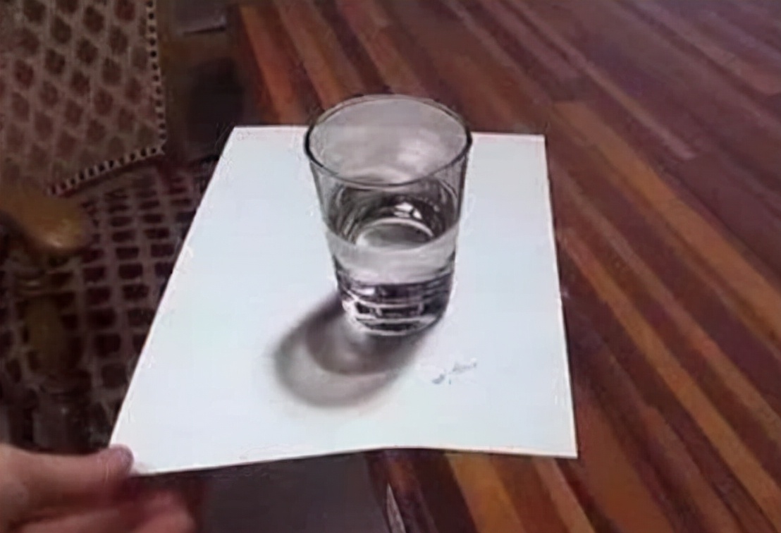 美术生的“以假乱真”火了，画和现实傻傻分不清，老师看了也发懵