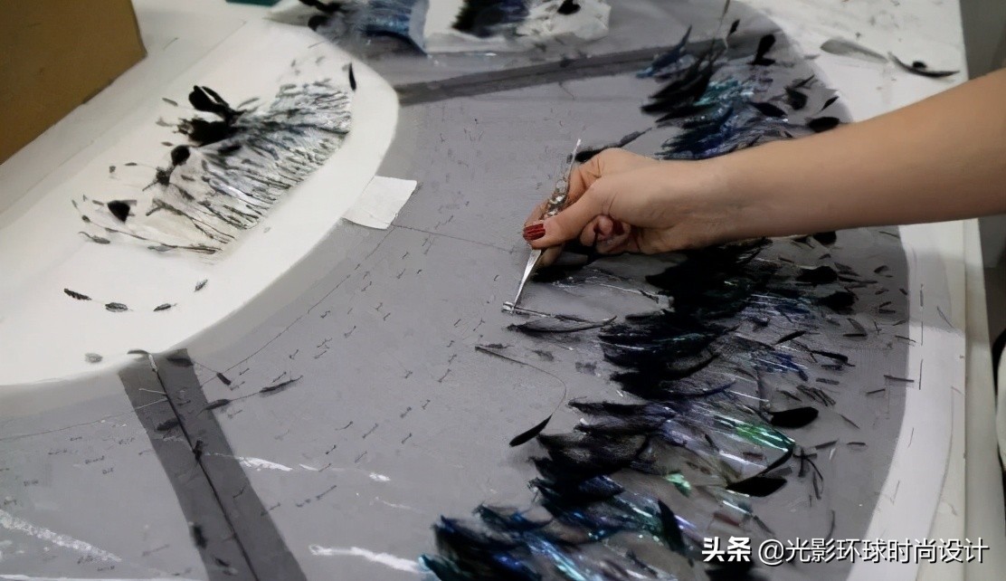 梭织面料适合做什么样的衣服,梭织面料斜纹卷边