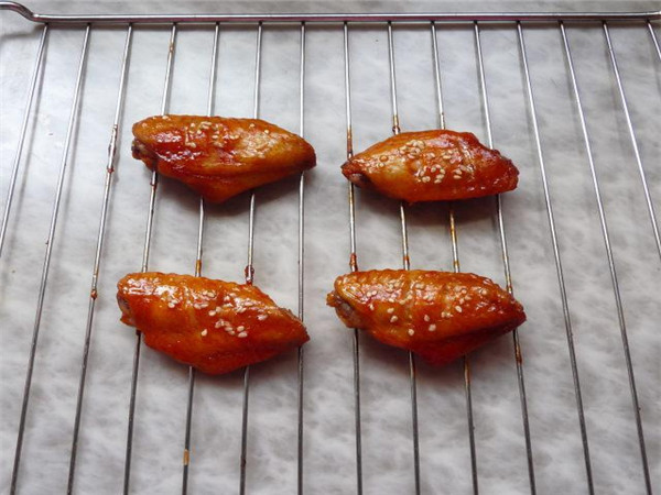 奥尔良烤翅简单好吃快来试试吧,家庭制作奥尔良烤翅的方法