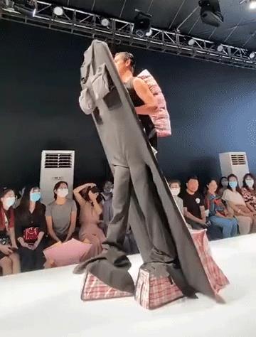 对不起是我不配什么梗,对不起是我不配伴奏