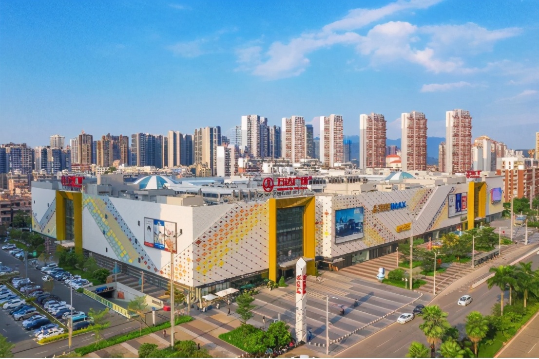 探索万达广场的购物新体验,万达广场对消费的贡献