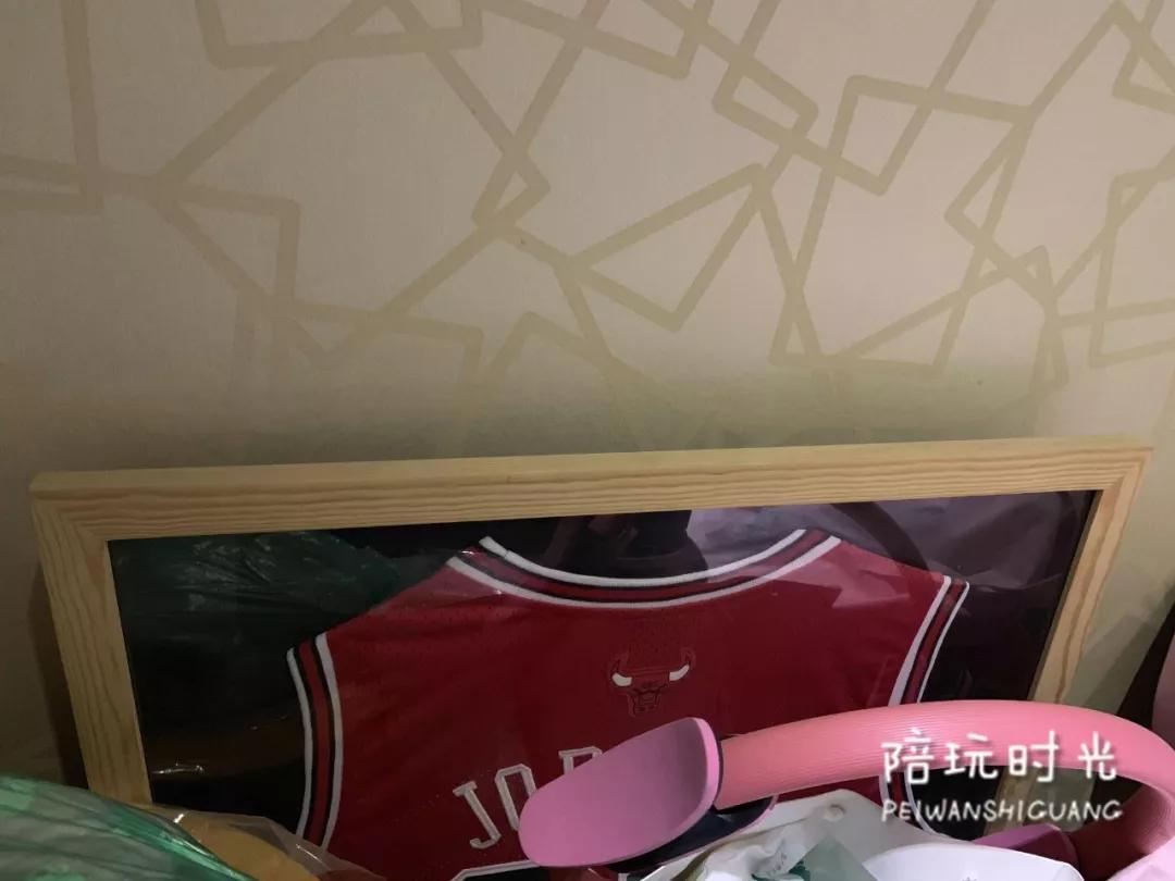 老公买一万多羽绒服,老公给我买了一件600多的羽绒服