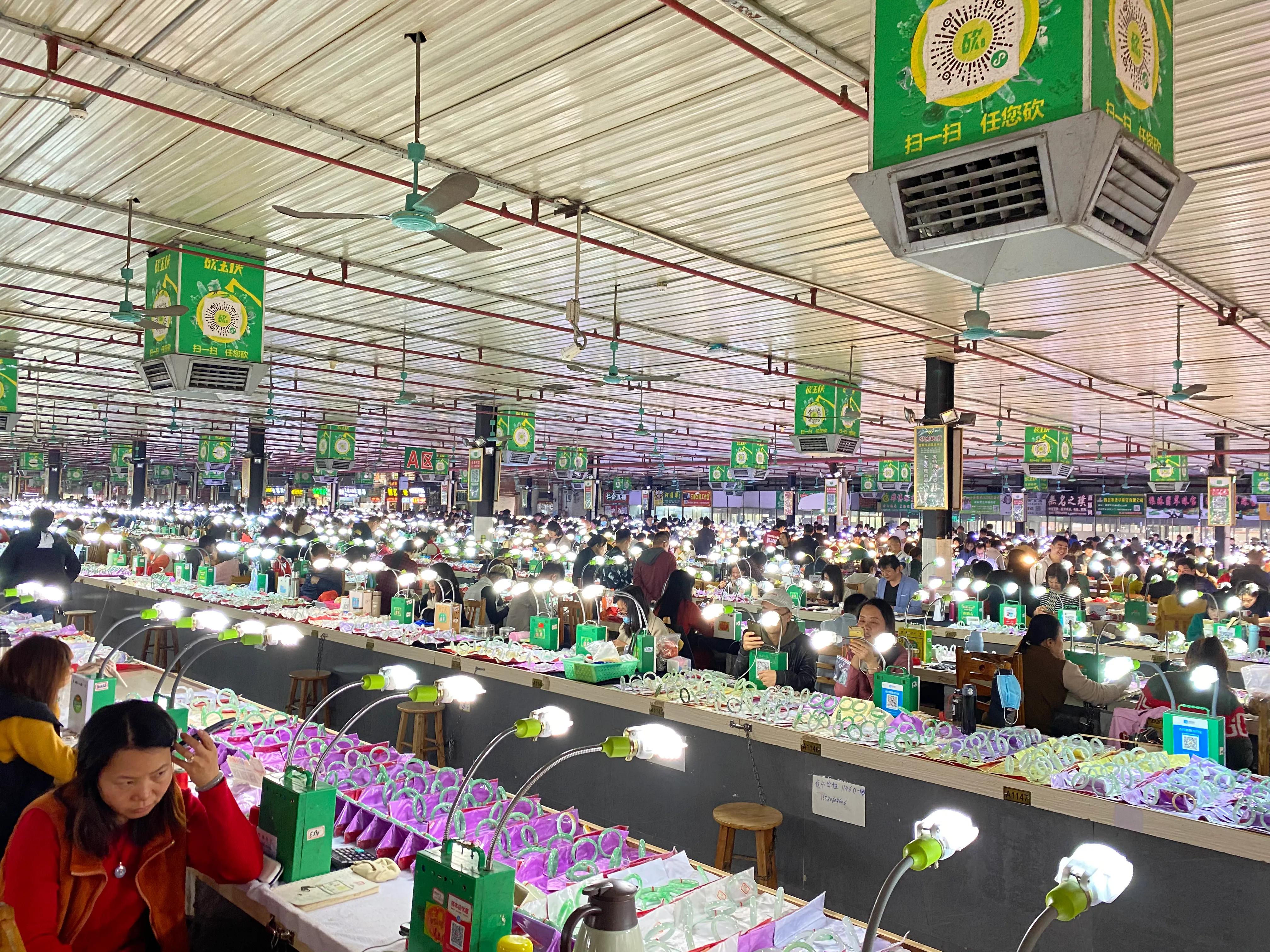 四会天光墟翡翠市场是真玉吗,广东四会天光墟翡翠批发议价吗