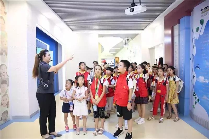 “零距离”体验！青岛小主人报记者团走进黄岛法院