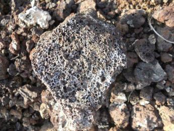 火山岩形成于多少年前五大连池,火山岩是火山形成的吗