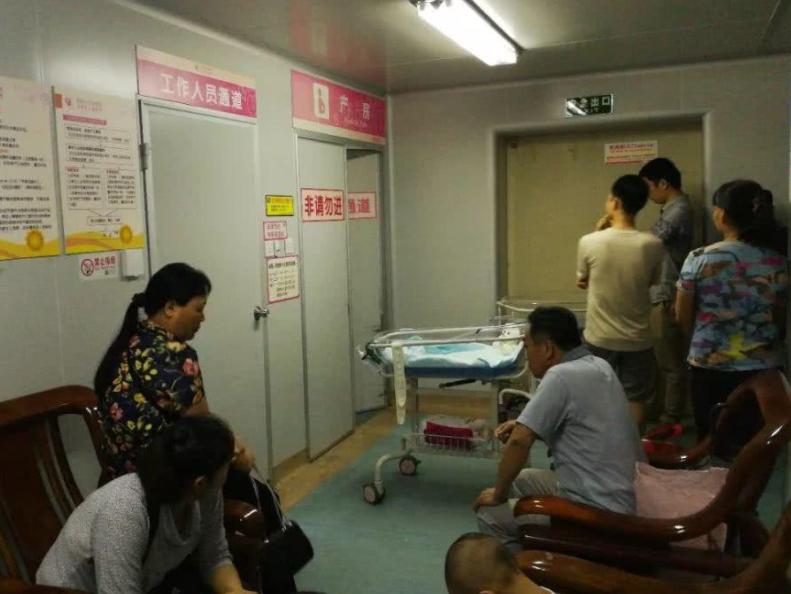 90后宝妈生下3胞胎,90后的宝妈生宝宝