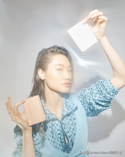 mcm中古包牛角包粉色,mcm秋冬值得入手的包