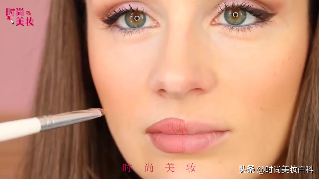 好看的美妆唇妆推荐女,美妆嘴唇的简单画法