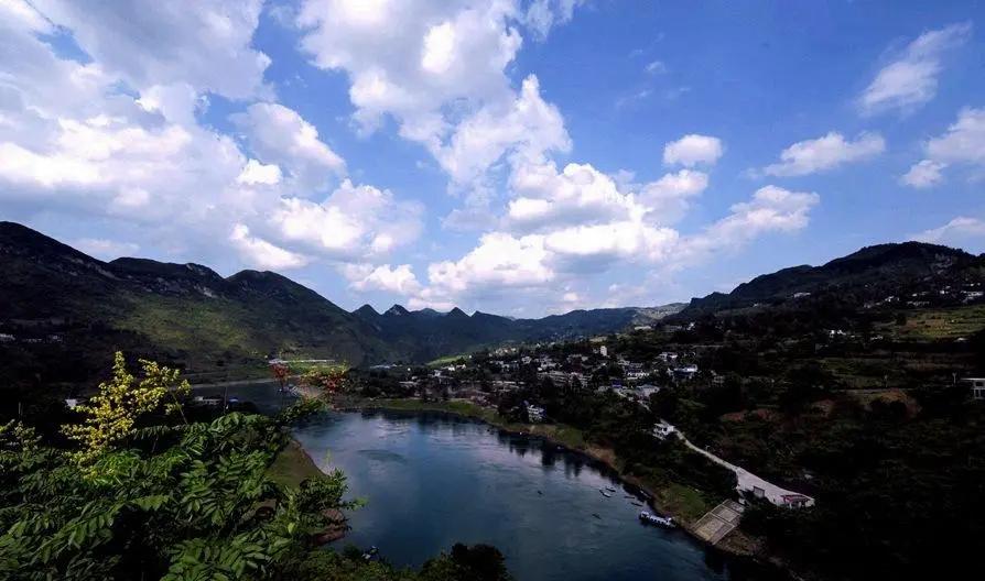 清镇市是不是比较落后,清镇最好的城市