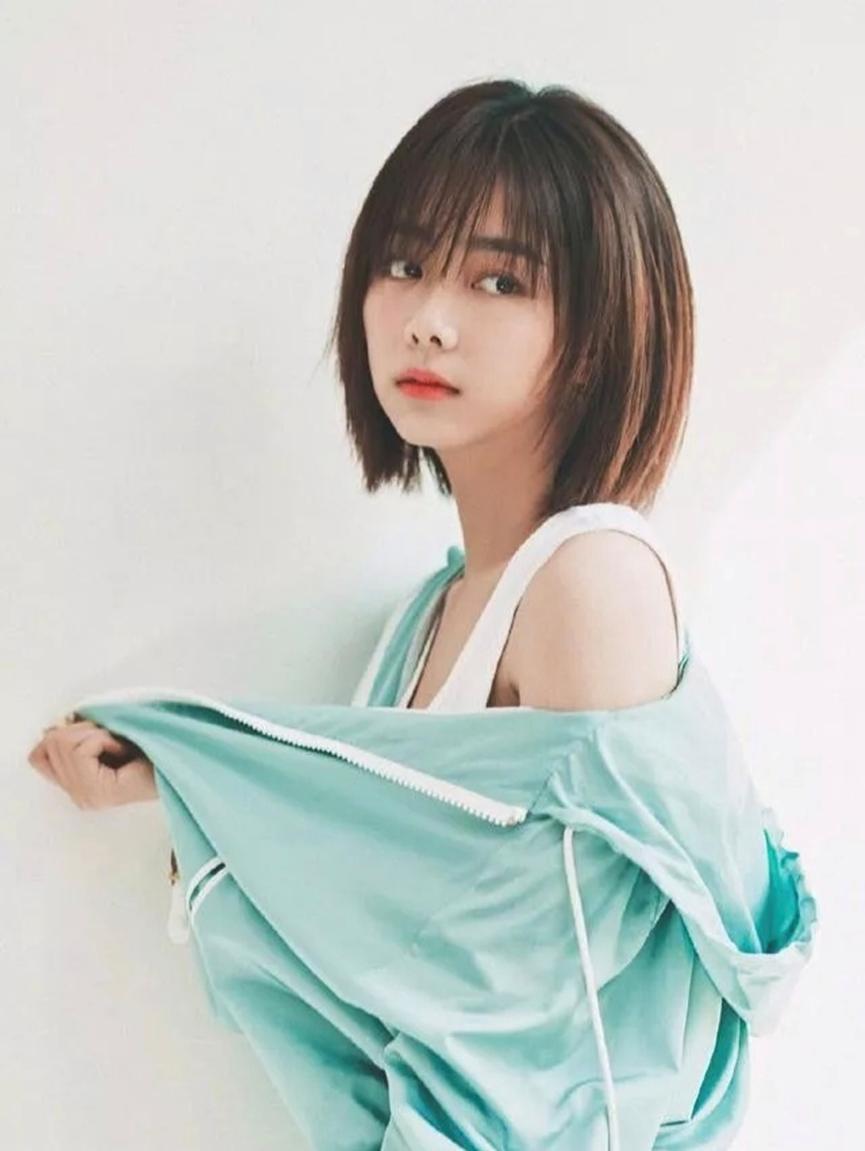 大饼脸剪个短发,大饼脸剪刘海好看