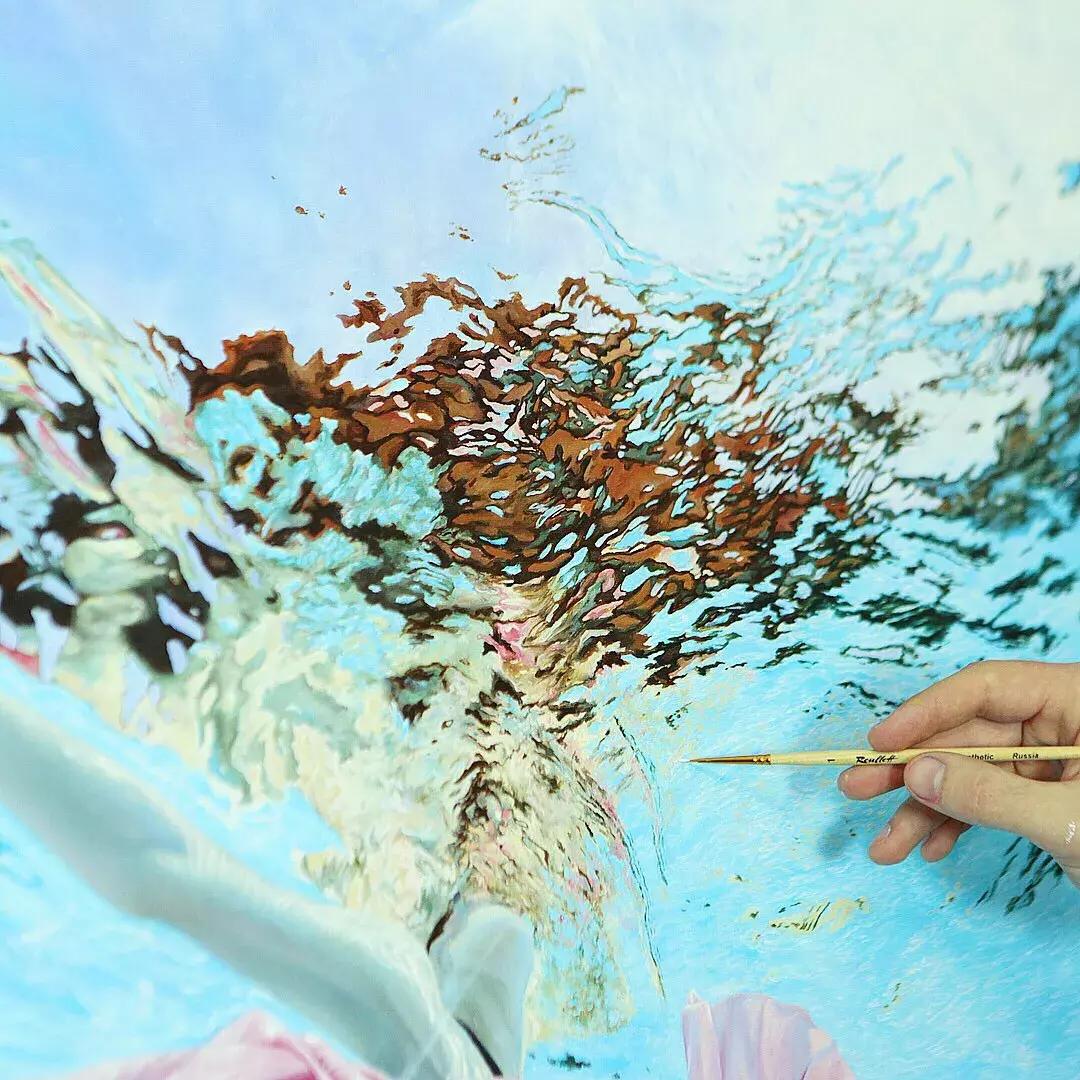 他画了一波美人，笔触精致，活色生香