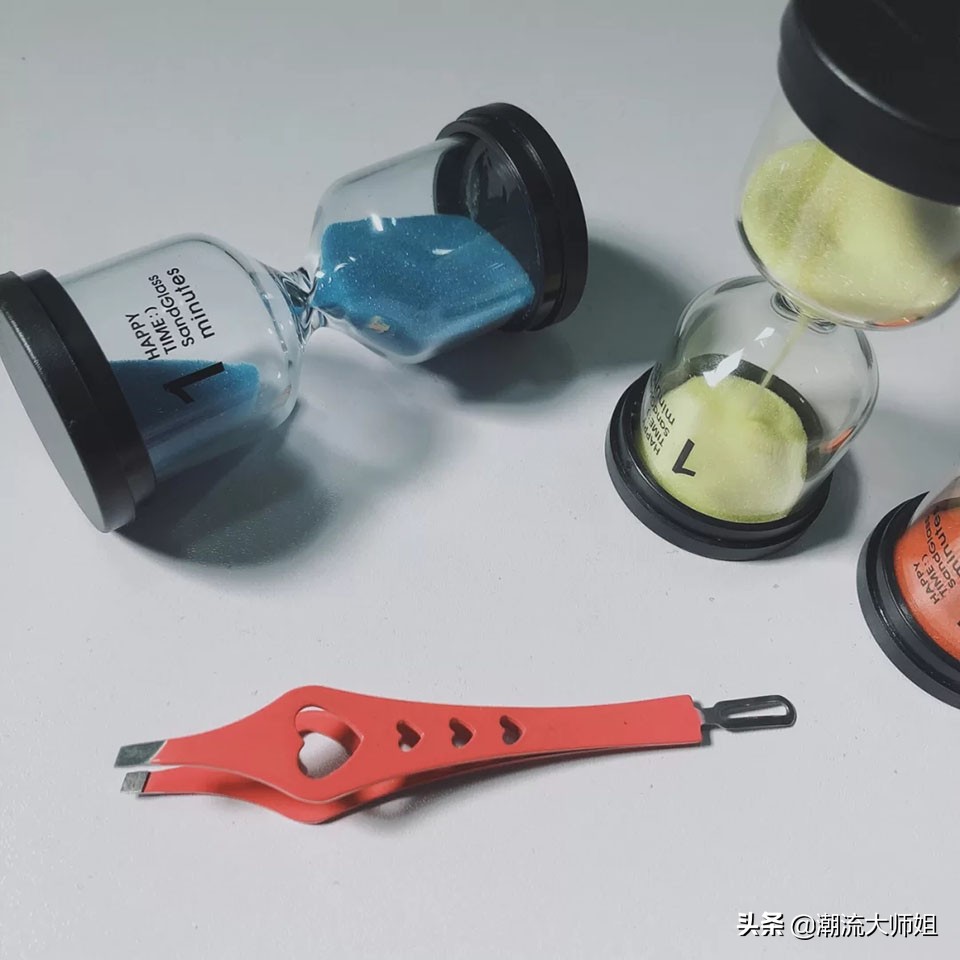 皮肤干燥又长斑先补水还是祛斑,长斑容易导致皮肤松弛