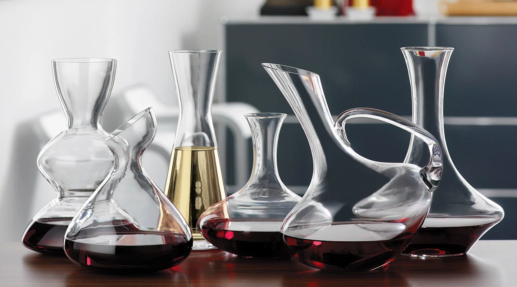 葡萄酒哪些需要醒酒哪些不需要醒,葡萄酒的醒酒学问与技巧