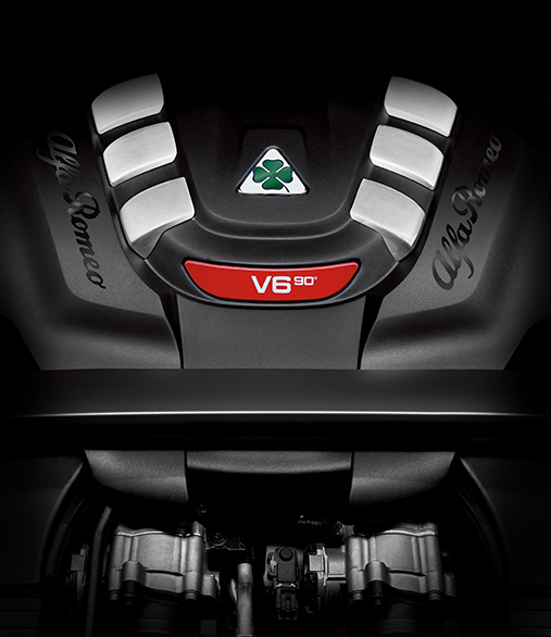 阿尔法罗密欧suv四叶草,地表最快车阿尔法罗密欧