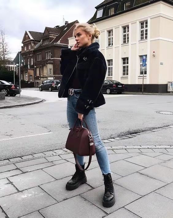 今年最流行的穿马丁靴冬裤,马丁靴搭配冬季加绒直筒裤