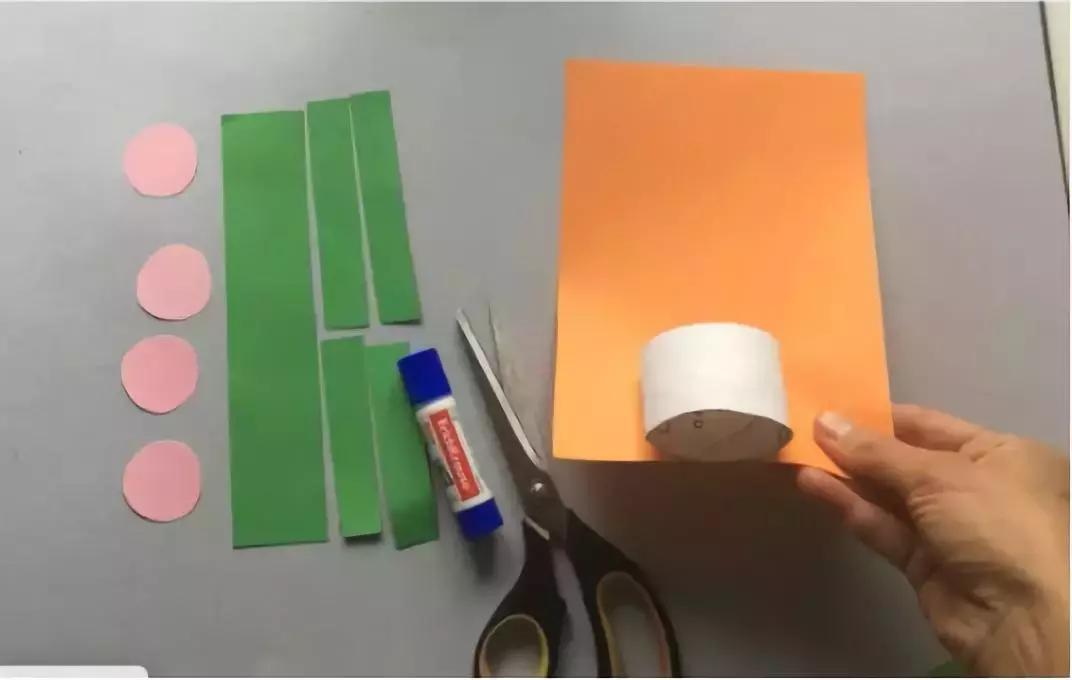 圆形手工制作仙人掌创意废物利用,硬卡纸仙人掌手工制作大全