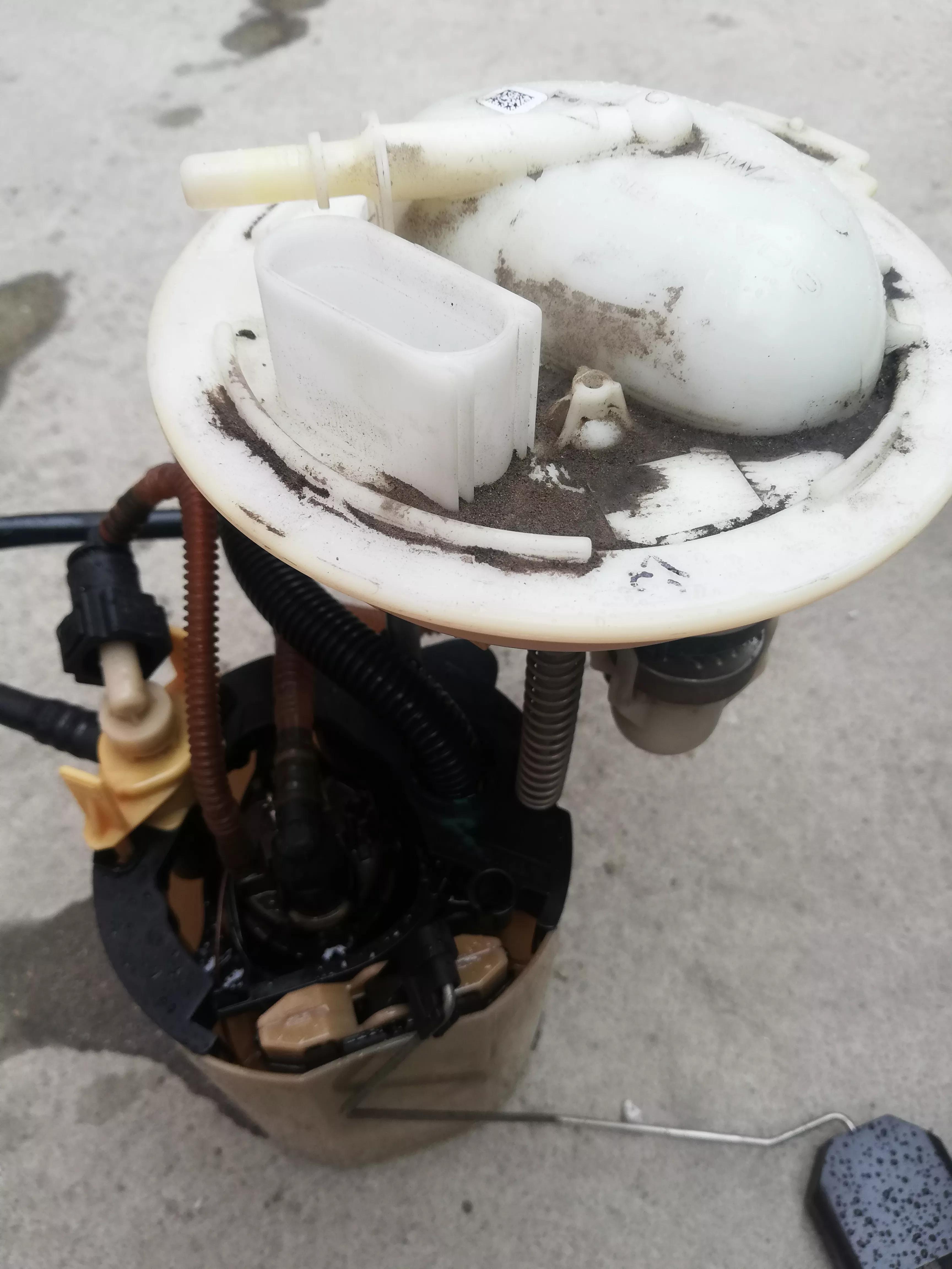 油太少损坏汽油泵,油箱里的汽油少了对车有什么影响