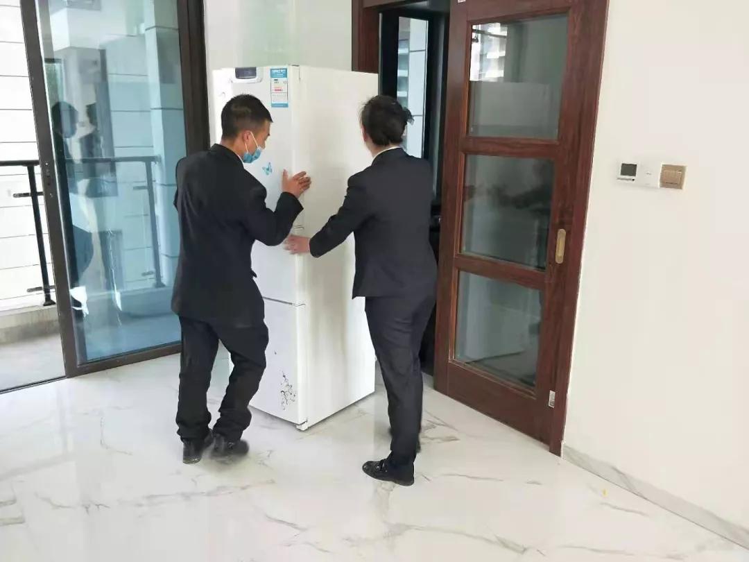 业主说温暖明亮的房子,业主感叹住小区的感受