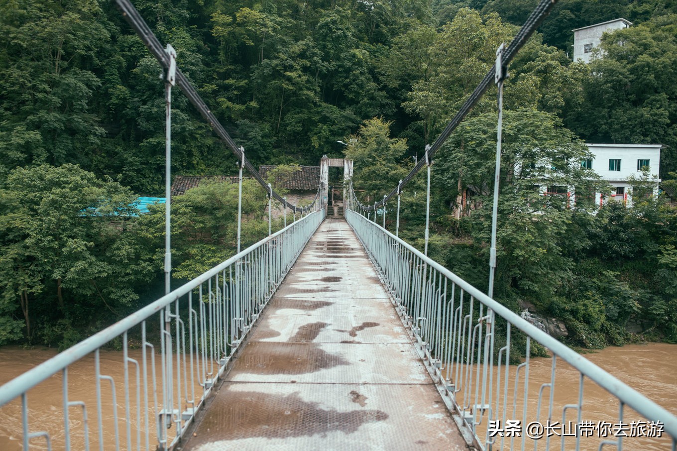 毕赣路边野餐凯里 (毕赣 贵州黔东南凯里)