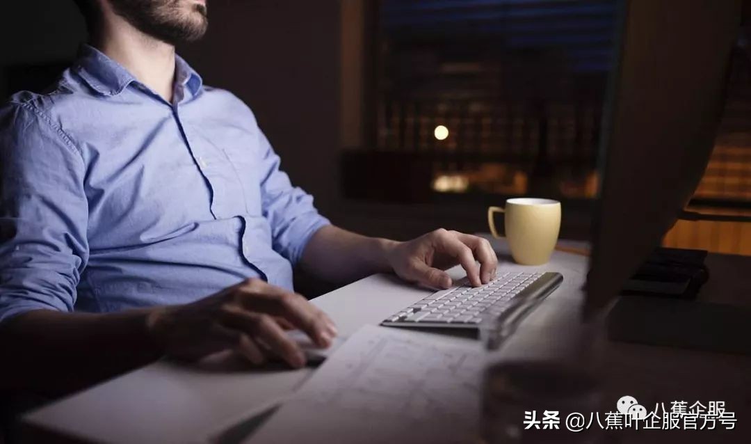 没想到加班到出差这程度,加班真的是个好出路吗