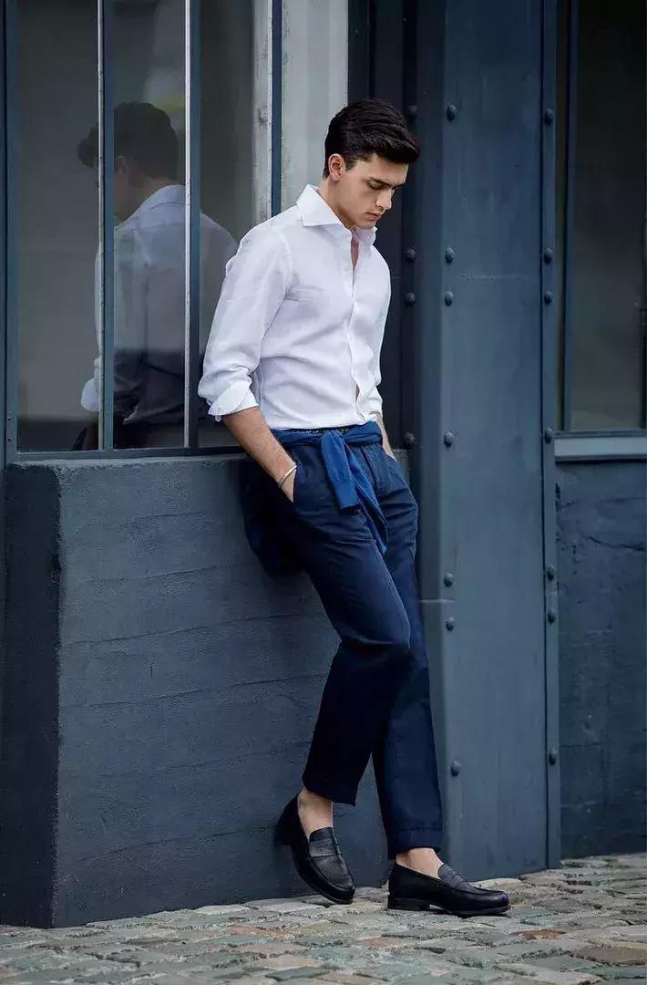 很少有人会懂衬衫的魅力,衬衫给人一种干练率性的印象