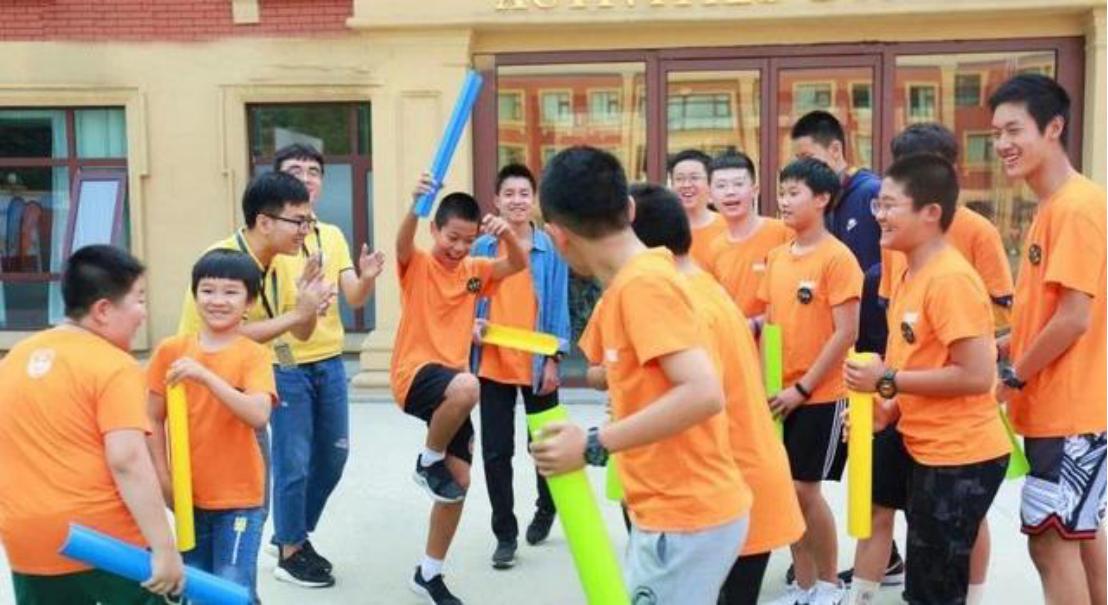 军营活动培养孩子什么品质,军事夏令营锻炼孩子吃苦耐劳