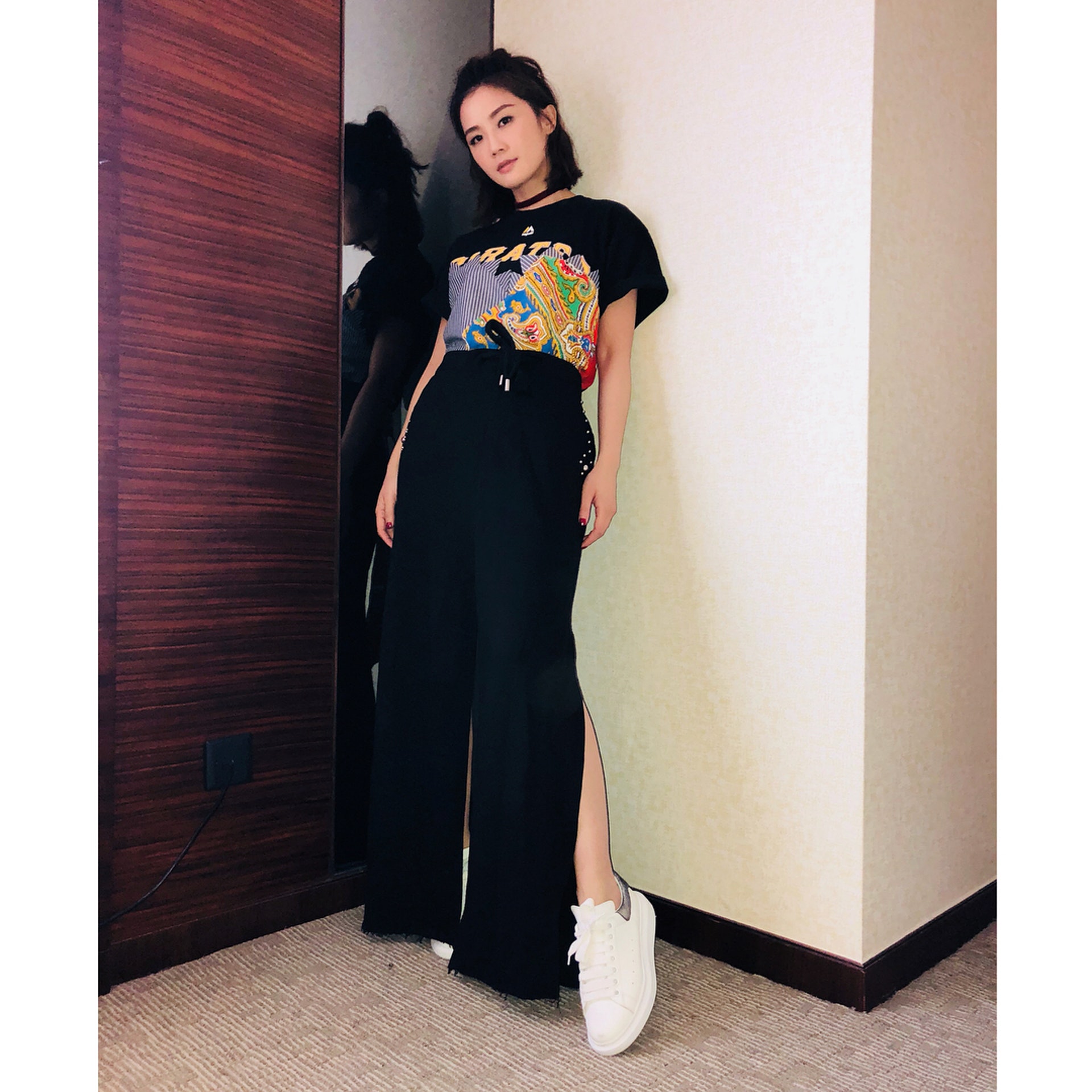 阿sa蔡卓妍高腰半身裙,蔡卓妍机场同款鞋子