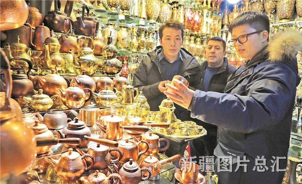 现在来新疆旅游的人多么,来新疆游客买什么最多