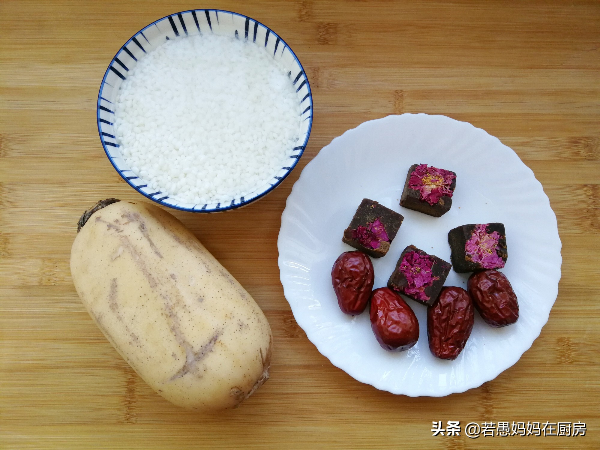 糯米藕怎么弄的又粘稠又好吃,桂花糯米藕怎么做红亮