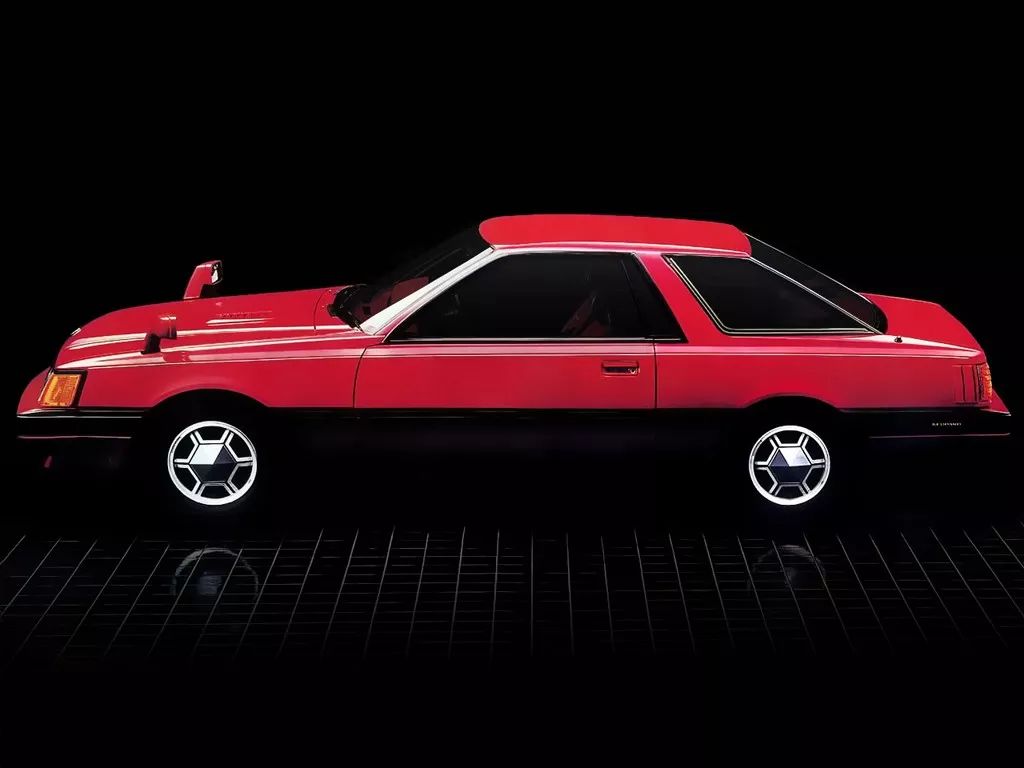 日产公爵老款车型,日产丰田皇冠