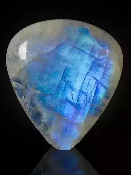 世界上令自己眸生情，见到后再也不爱别人的51个丽人