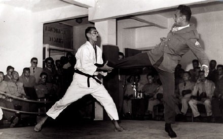 mma运动员对李小龙的评价,李小龙mma之父称号怎么来的