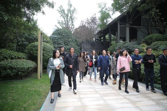 绐佸嚭閲嶅洿鎶㈠崰鍏堟満,绐佸嚭閲嶅洿鐮ョ牶鍓嶈