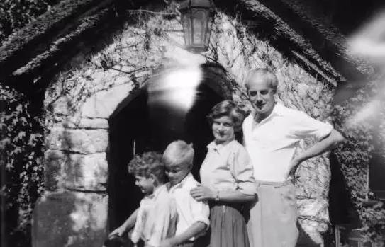 英国贵族最野的女人：大把人想写我的传记，可他们对性一窍不通