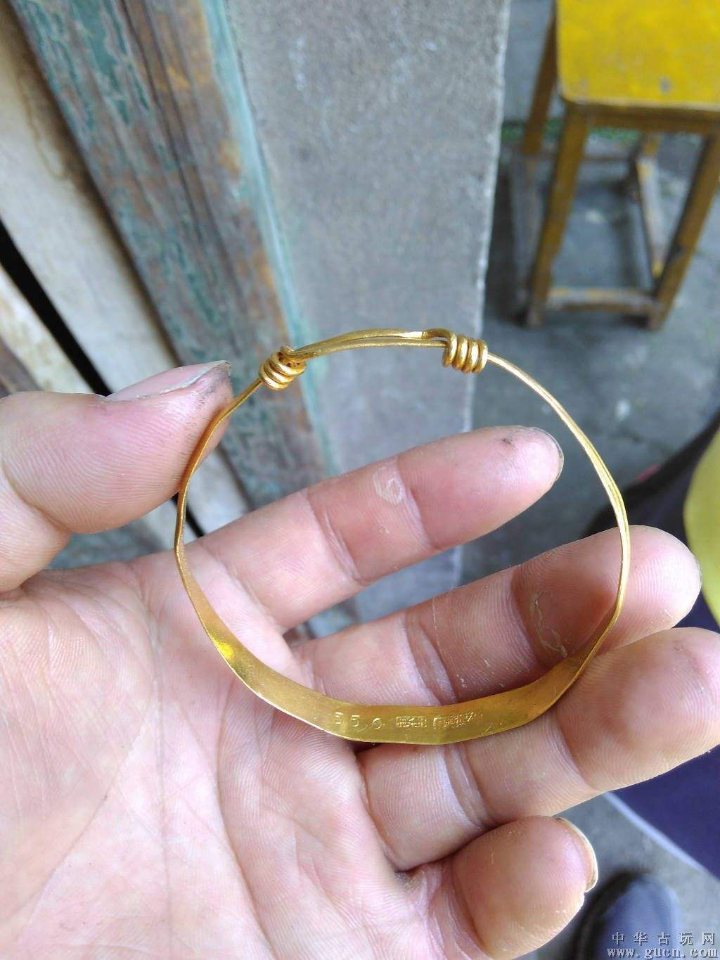 什么样的黄金手镯不容易变形,黄金手镯变形了怎么办