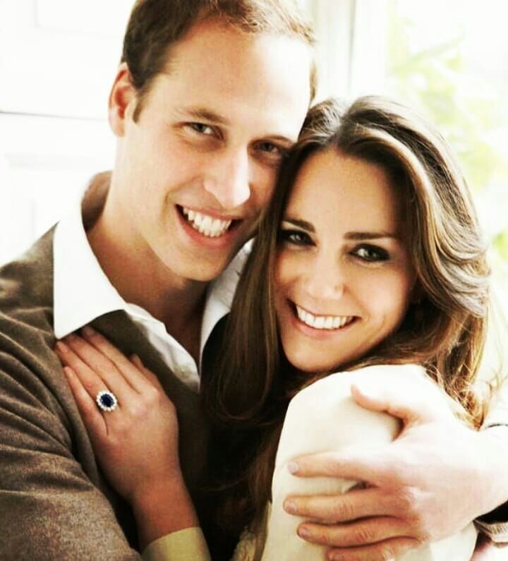 凯特与英女王戴同样的珠宝,凯特王妃佩戴蓝宝石图片