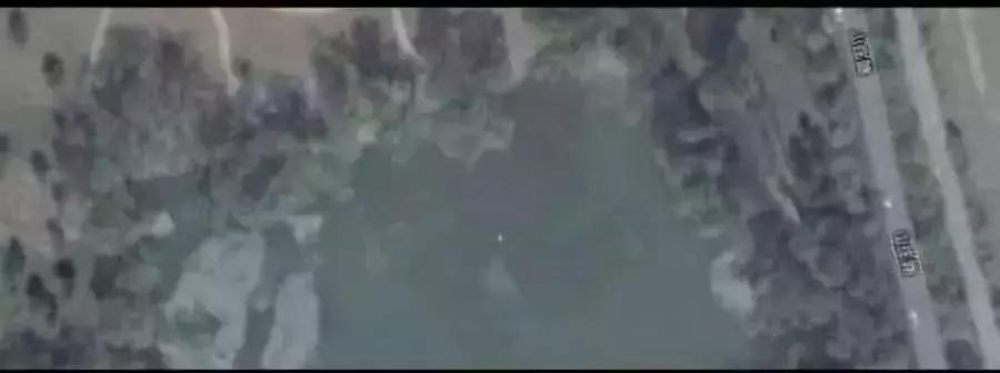 承德避暑山庄湖底出现一神秘“卍”字符号