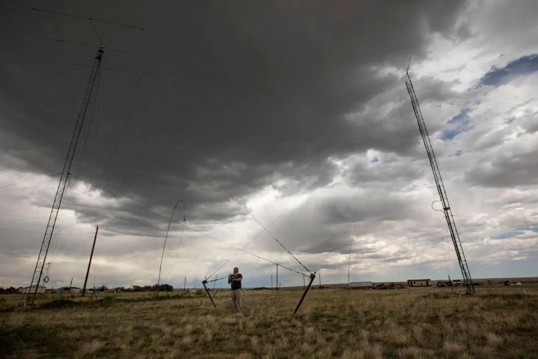 业余无线电台的“魔力”打破了COVID-19疫情笼罩下的低迷
