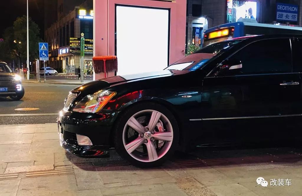 12代皇冠爆改,12代皇冠改2gr发动机要换油箱吗