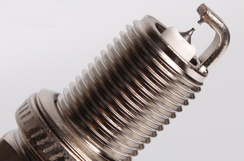 经常跑市区影响火花塞使用寿命,不同材质的火花塞使用里程