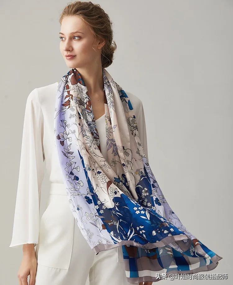 丝巾怎么选颜色高贵优雅百搭,怎样选最好质量的丝巾好看又洋气