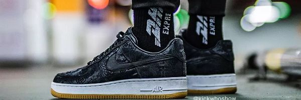 yeezy500黑武士,yeezy350斑马在外国卖多少钱