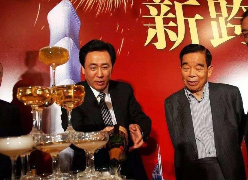 许家印奋斗记不认命当过保安,许家印讲述他的人生经历